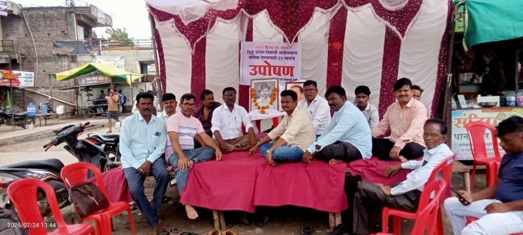 आंदोलन से दूर भाग रहे मंत्री : जामनेर में कॉकरोज ने सरकार को ललकारा 2 आंदोलन से दूर भाग रहे मंत्री : जामनेर में कॉकरोज ने सरकार को ललकारा | New India Times