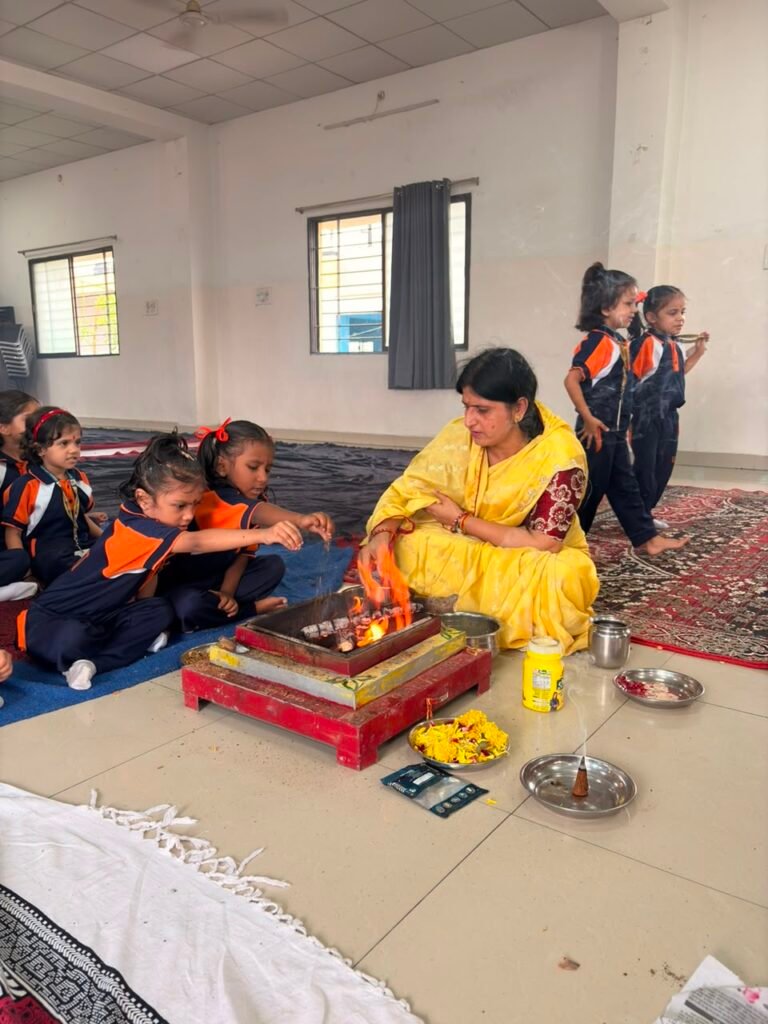 केशव विद्या पीठ में गुरु पूर्णिमा महोत्सव श्रद्धा, उत्साह और उल्लास के साथ संपन्न 4 केशव विद्या पीठ में गुरु पूर्णिमा महोत्सव श्रद्धा, उत्साह और उल्लास के साथ संपन्न | New India Times