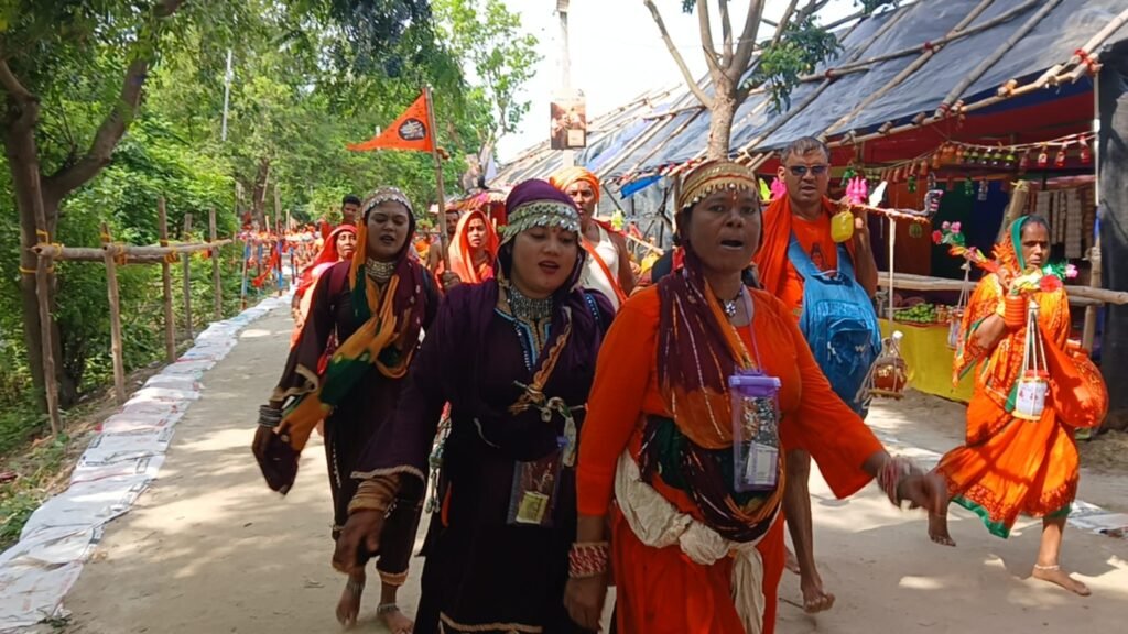 श्रावणी मेले का शुभारंभ: उत्तरवाहिनी गंगा में लाखों कांवड़ियों ने लगाई आस्था की डुबकी, सुरक्षा व्यवस्था का डीएम-एसएसपी ने लिया जायज़ा | New India Times