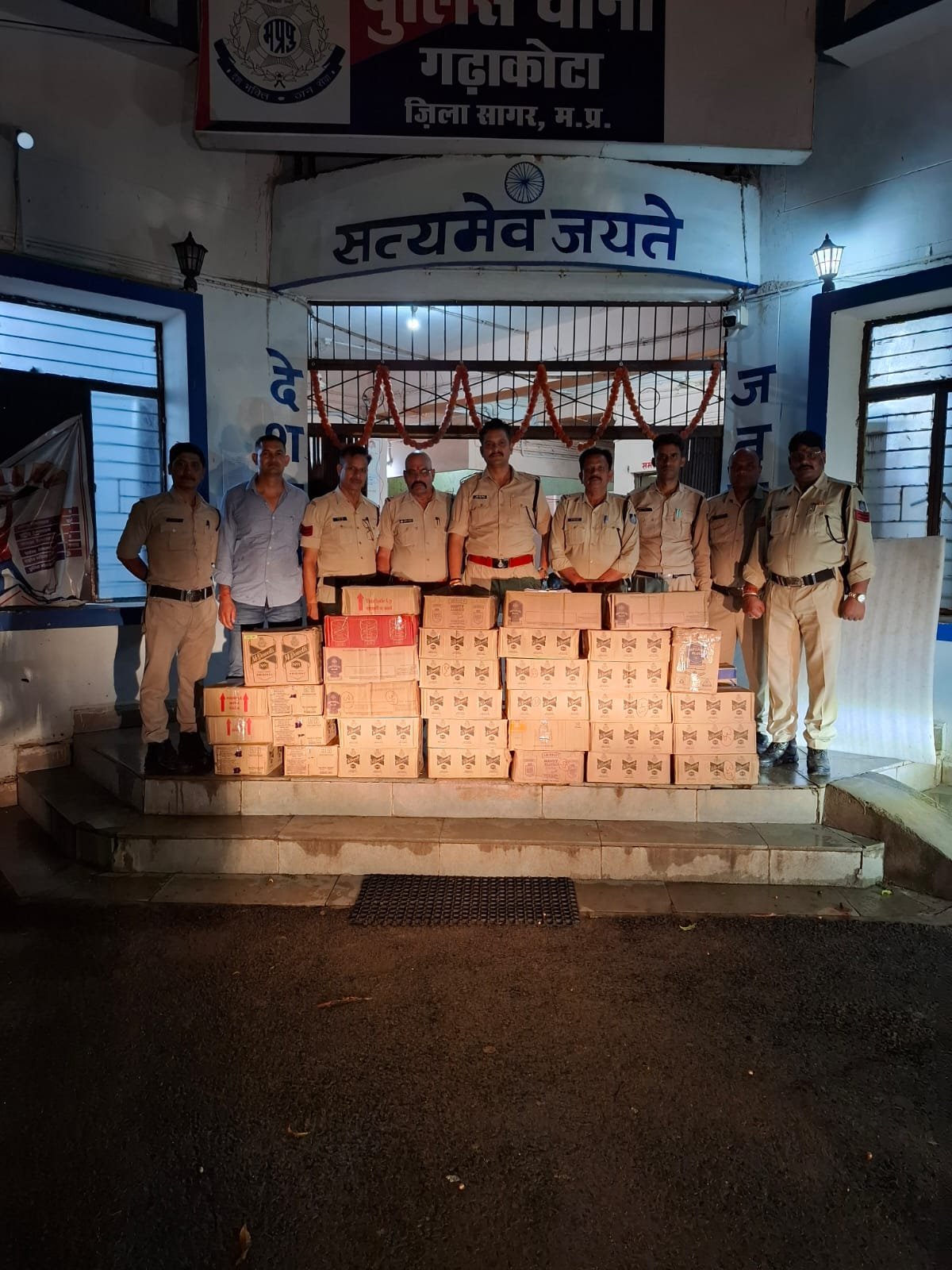 गढ़ाकोटा पुलिस की बड़ी कार्रवाई: ₹4.04 लाख की अवैध शराब जब्त, एक आरोपी पर आबकारी अधिनियम के तहत मामला दर्ज | New India Times