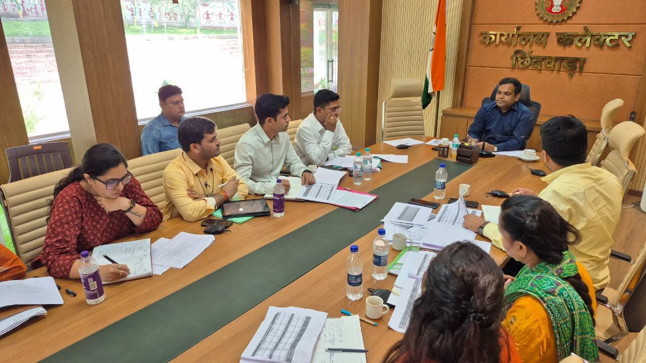 जल जीवन मिशन की समीक्षा बैठक: बंद नल-जल योजनाएं जल्द शुरू करने के निर्देश, हर गांव तक पेयजल पहुंचाने पर जोर | New India Times