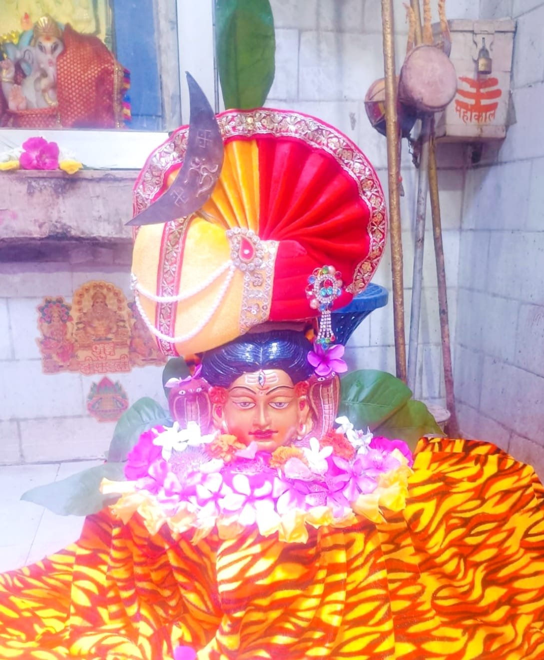 श्रावण मास के प्रथम दिवस श्री सुरेश्वर नाथ महादेव का दिव्य एवं अलौकिक श्रृंगार, उमड़े श्रद्धालु 1 श्रावण मास के प्रथम दिवस श्री सुरेश्वर नाथ महादेव का दिव्य एवं अलौकिक श्रृंगार, उमड़े श्रद्धालु | New India Times