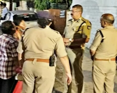 ₹50 हजार का इनाम घोषित, ऐशबाग डबल मर्डर केस की जांच तेज़ 1 ₹50 हजार का इनाम घोषित, ऐशबाग डबल मर्डर केस की जांच तेज़ | New India Times