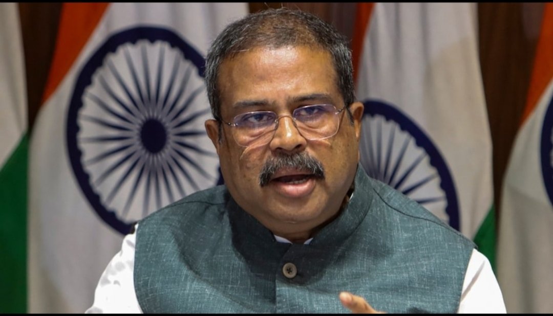 NEET विवाद के बीच केंद्रीय शिक्षा मंत्री धर्मेंद्र प्रधान का इस्तीफा, छात्रों के नाम लिखा भावुक पत्र | New India Times