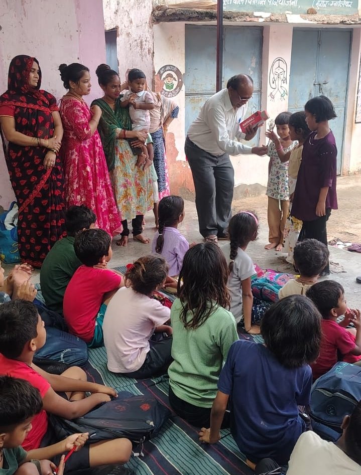 सिरोल आंगनबाड़ी में बच्चों को स्टेशनरी, टी-शर्ट व लोअर वितरित, शिक्षा और नशामुक्ति का दिया संदेश 3 सिरोल आंगनबाड़ी में बच्चों को स्टेशनरी, टी-शर्ट व लोअर वितरित, शिक्षा और नशामुक्ति का दिया संदेश | New India Times