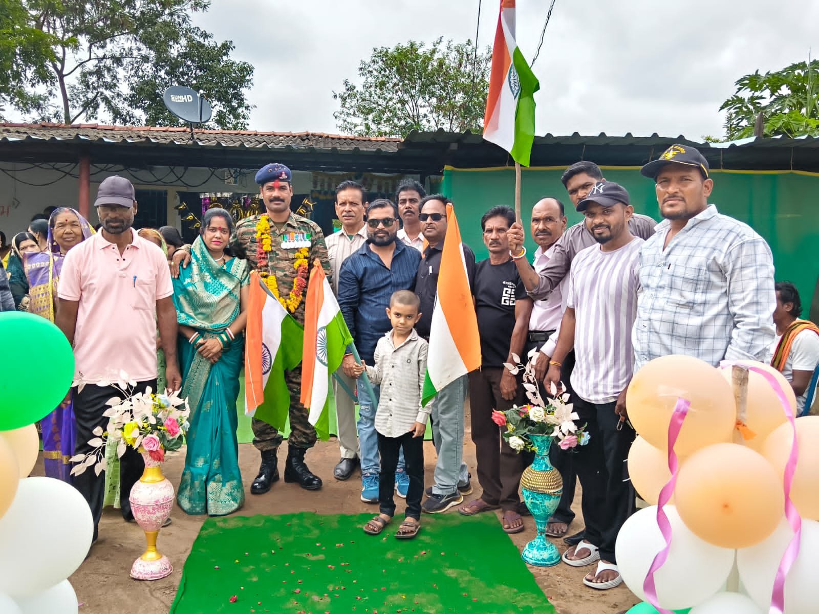 24 वर्ष तक देश सेवा के बाद सेवानिवृत्त सूबेदार नरेंद्र बडोदे का गृहग्राम दातलावादी में भव्य स्वागत | New India Times