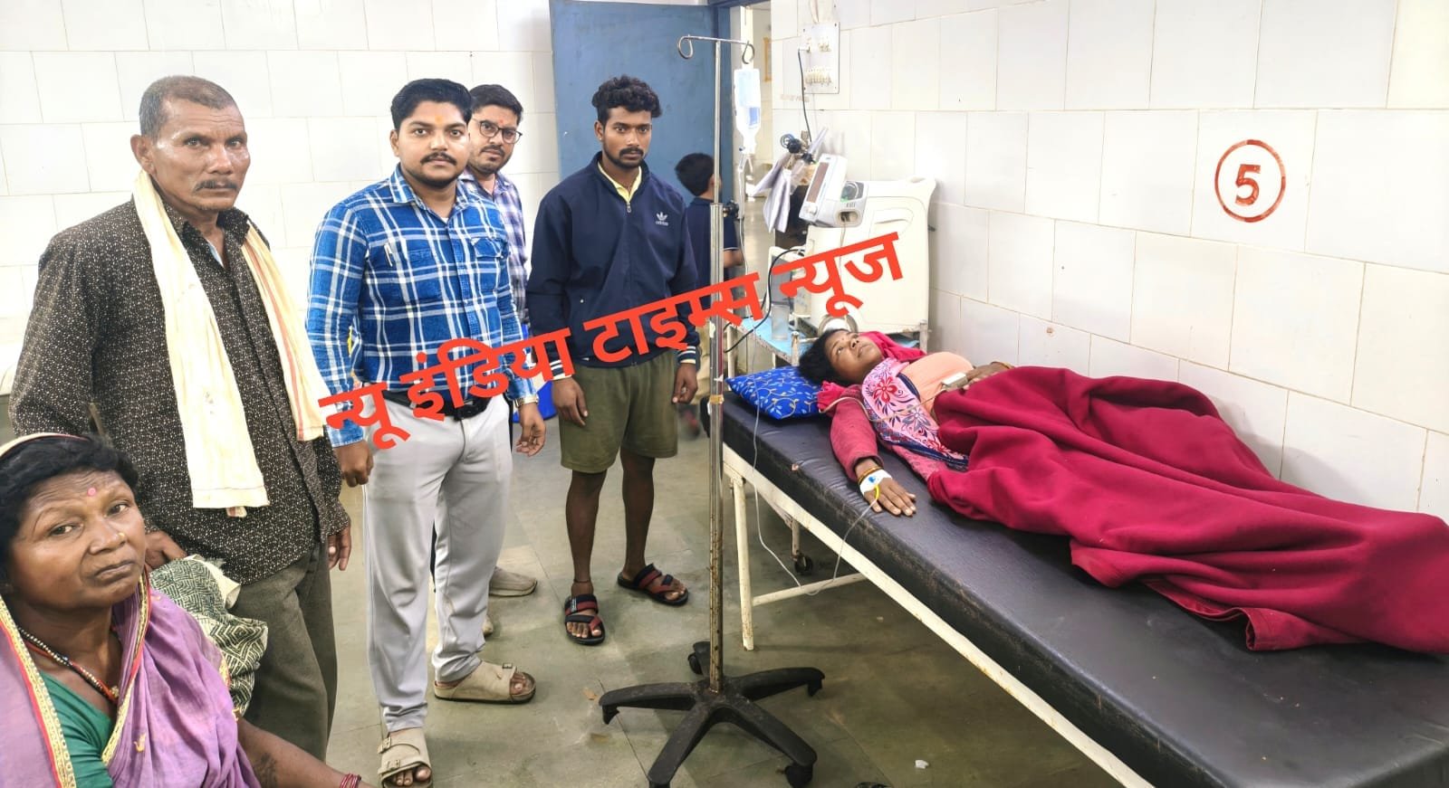 झाड़-फूंक में समय न गंवाकर अस्पताल पहुंचने से सर्पदंश पीड़िता की बची जान, प्रशासन ने की जागरूक रहने की अपील | New India Times