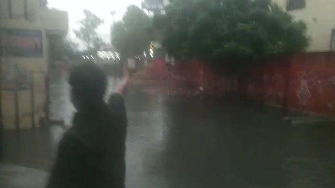 बारिश के दौरान बीएसए रोड के खुले नाले में गिरी युवती, स्थानीय लोगों ने 20 मिनट की मशक्कत के बाद बचाई जान 1 बारिश के दौरान बीएसए रोड के खुले नाले में गिरी युवती, स्थानीय लोगों ने 20 मिनट की मशक्कत के बाद बचाई जान | New India Times