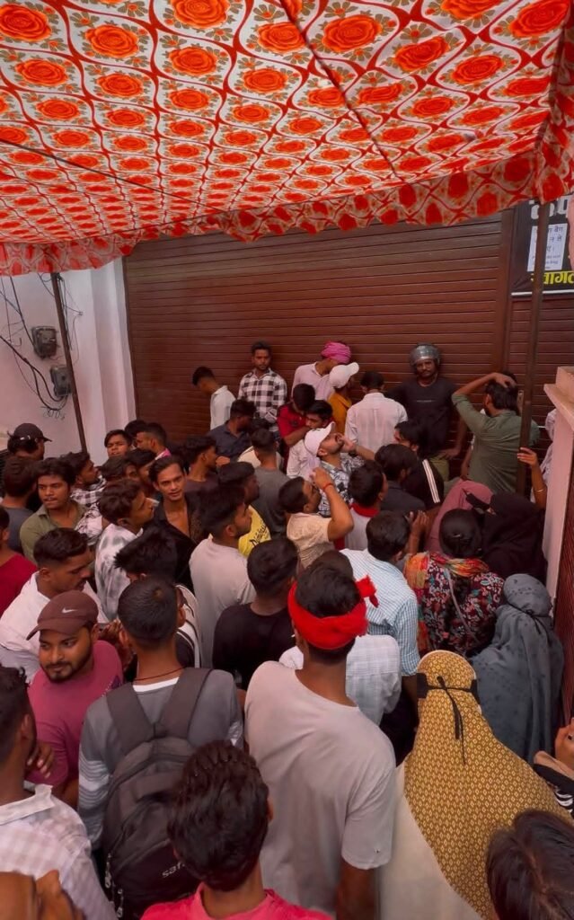 मिर्ज़ापुर में ‘MBA कपड़ा वाला’ के नए शोरूम का भव्य शुभारंभ, पहले ही दिन उमड़ी भारी भीड़ 3 मिर्ज़ापुर में ‘MBA कपड़ा वाला’ के नए शोरूम का भव्य शुभारंभ, पहले ही दिन उमड़ी भारी भीड़ | New India Times