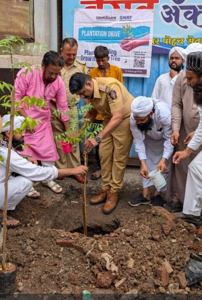 भुसावल में GNRF का वृक्षारोपण अभियान शुरू, पर्यावरण संरक्षण का दिया संदेश 2 भुसावल में GNRF का वृक्षारोपण अभियान शुरू, पर्यावरण संरक्षण का दिया संदेश | New India Times