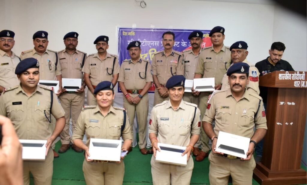 धार पुलिस को मिली तकनीकी मजबूती, 148 टैबलेट वितरण से ई-विवेचना को मिला नया आयाम | New India Times