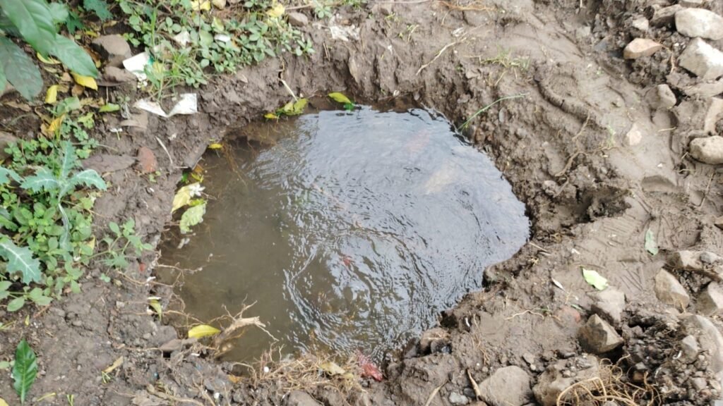 अतिक्रमण से नल-जल योजना पर संकट: पाइपलाइन क्षतिग्रस्त, हजारों लीटर पानी बर्बाद 2 अतिक्रमण से नल-जल योजना पर संकट: पाइपलाइन क्षतिग्रस्त, हजारों लीटर पानी बर्बाद | New India Times