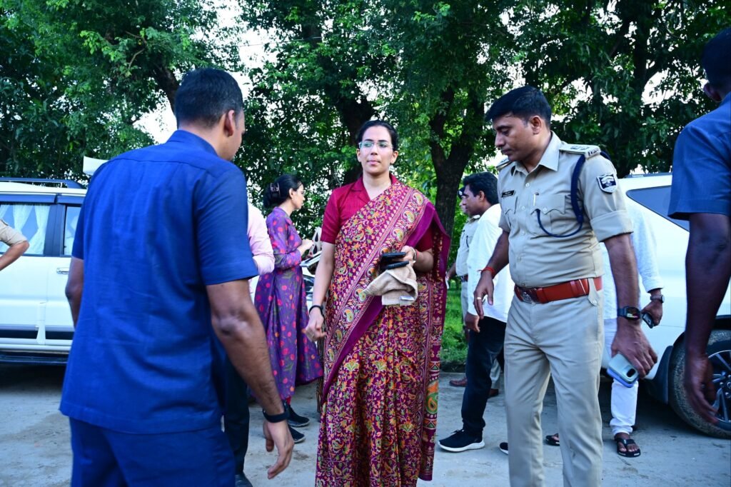 मुख्यमंत्री के आगमन से पहले तैयारियों का जायजा, डीएम ने दिए सख्त निर्देश | New India Times