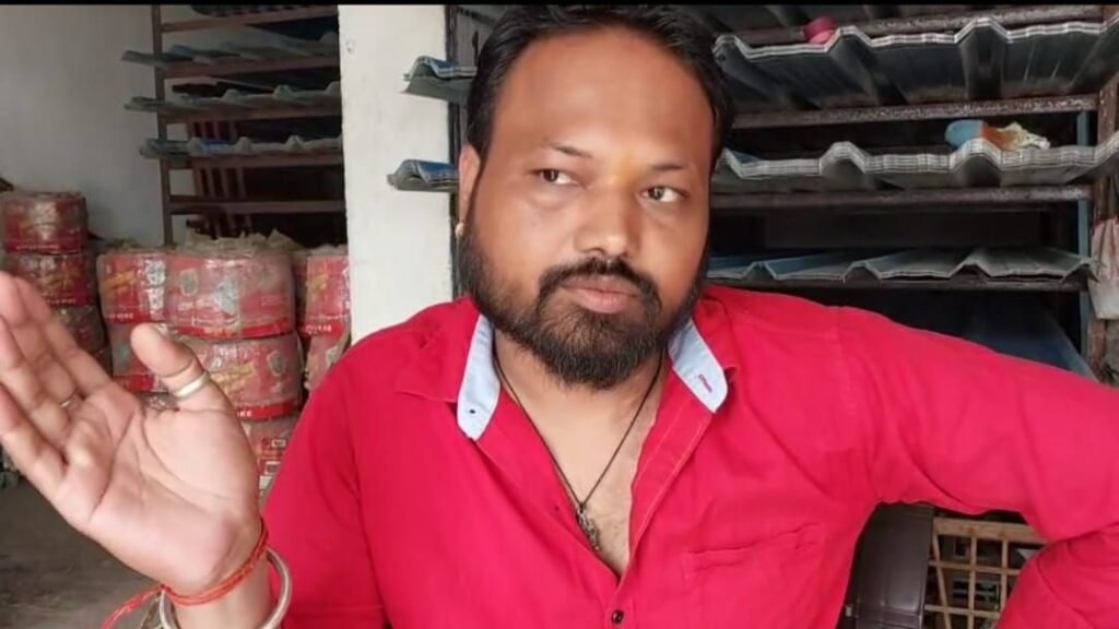 बीच-बचाव करने वाले युवक पर ही FIR, अमानगंज गांधी चौक की घटना ने पुलिस कार्यशैली पर उठाए सवाल 2 बीच-बचाव करने वाले युवक पर ही FIR, अमानगंज गांधी चौक की घटना ने पुलिस कार्यशैली पर उठाए सवाल | New India Times