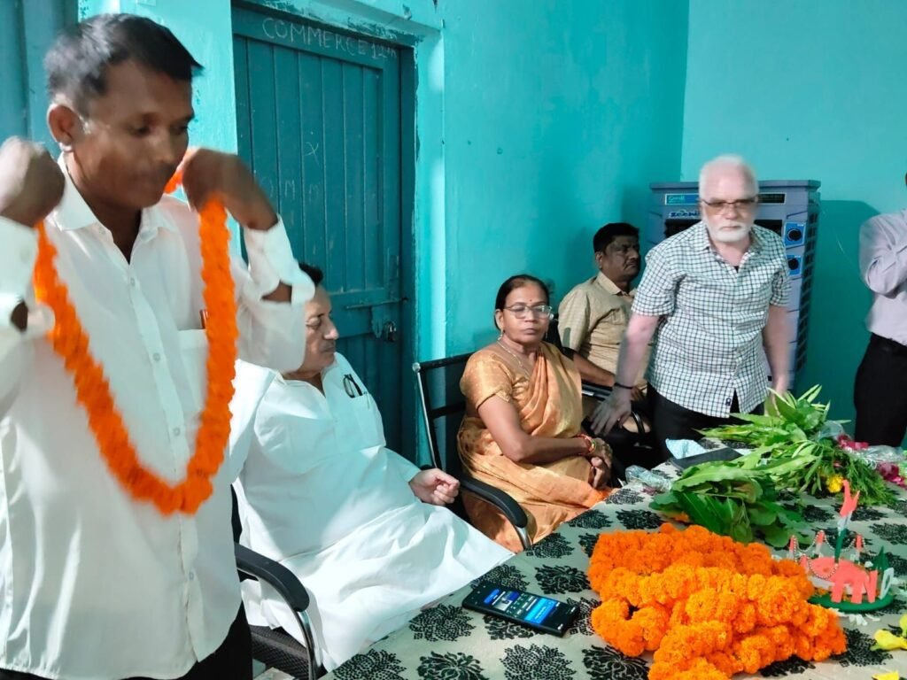 मुकुन्दपुर कन्या स्कूल में प्रवेशोत्सव व साइकिल वितरण, विधायक दादा भाई ने समस्याओं के समाधान का दिया आश्वासन 3 मुकुन्दपुर कन्या स्कूल में प्रवेशोत्सव व साइकिल वितरण, विधायक दादा भाई ने समस्याओं के समाधान का दिया आश्वासन | New India Times