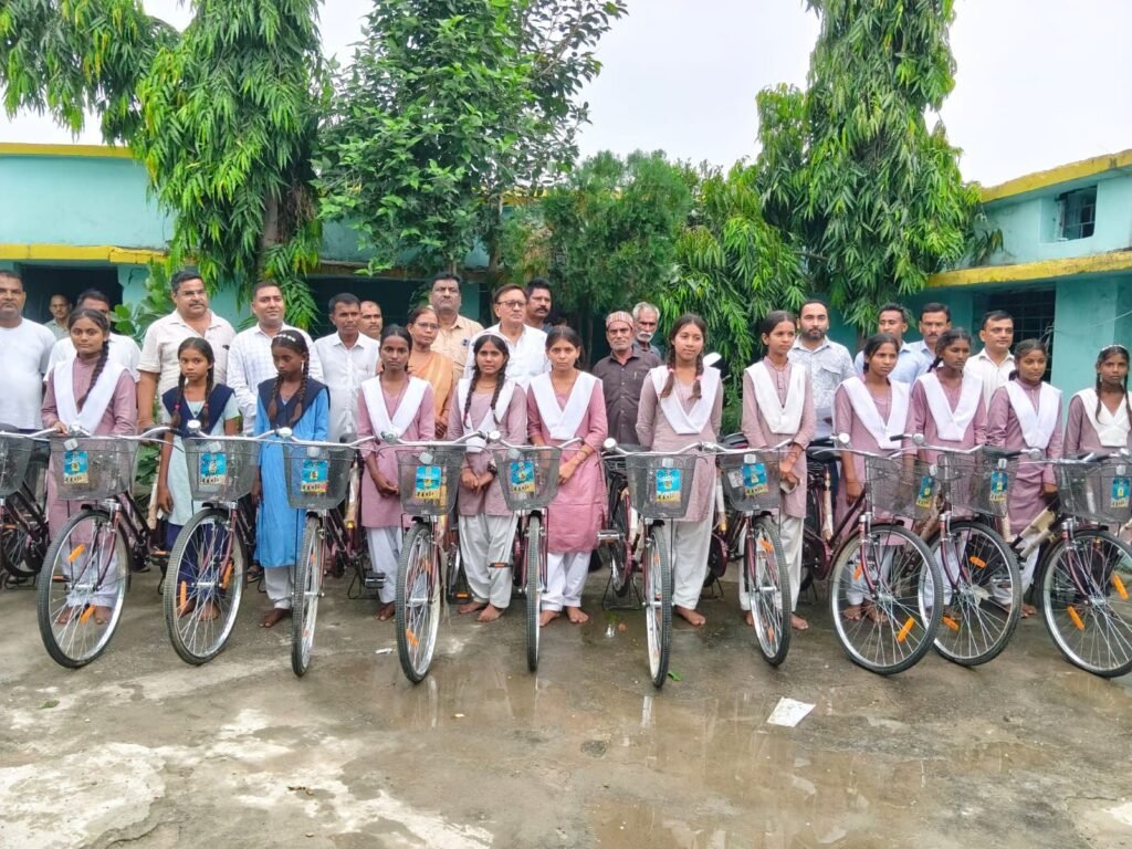 मुकुन्दपुर कन्या स्कूल में प्रवेशोत्सव व साइकिल वितरण, विधायक दादा भाई ने समस्याओं के समाधान का दिया आश्वासन 4 मुकुन्दपुर कन्या स्कूल में प्रवेशोत्सव व साइकिल वितरण, विधायक दादा भाई ने समस्याओं के समाधान का दिया आश्वासन | New India Times