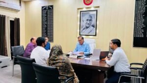 जनता दर्शन में डीएम ने सुनी फरियाद, समयबद्ध निस्तारण के सख्त निर्देश