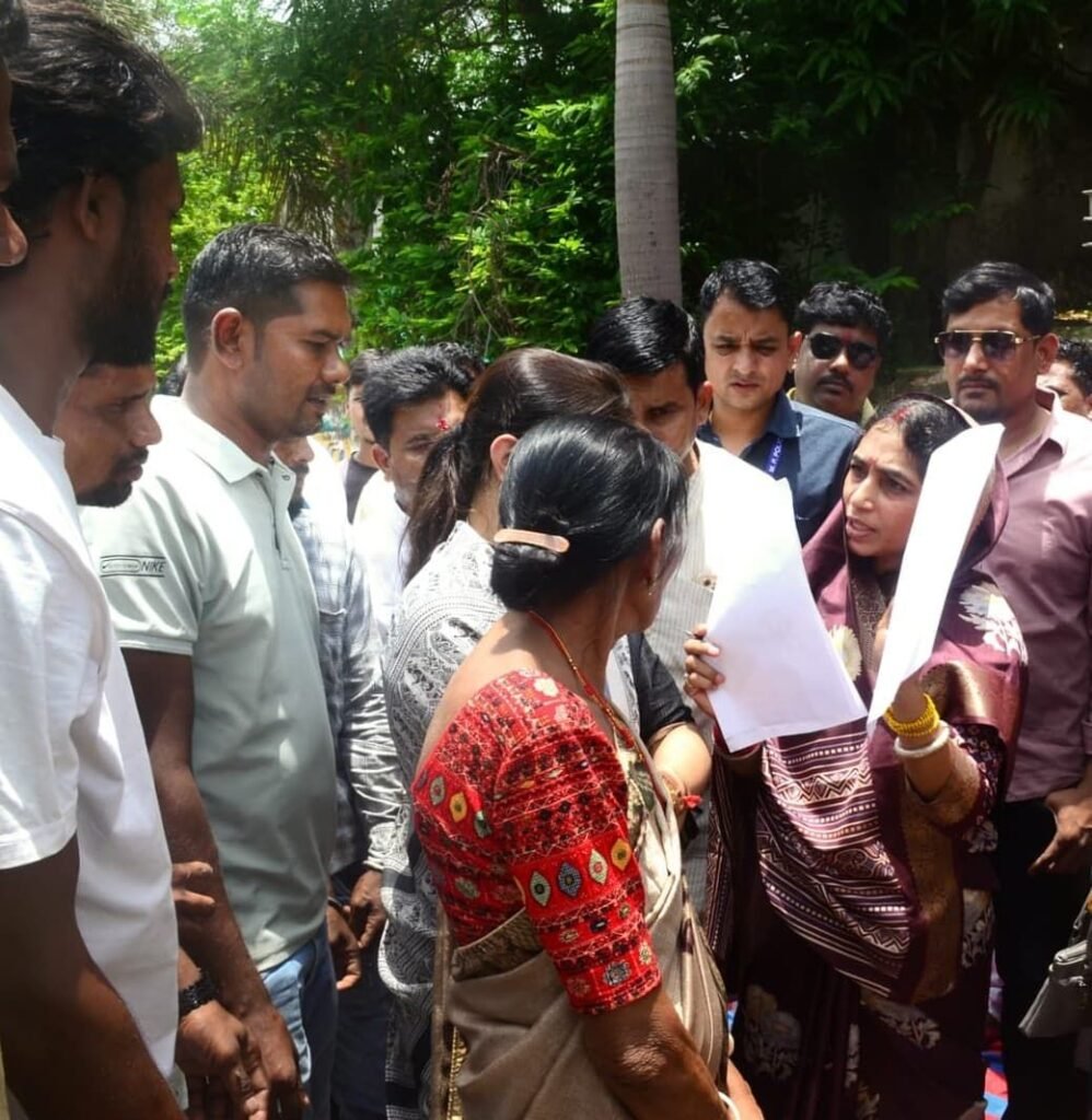 मेघनगर में 100 केवी नए डीपी ट्रांसफार्मर का सांसद अनिता नागर सिंह चौहान ने किया उद्घाटन, जनता की समस्याओं के समाधान का दिया आश्वासन | New India Times