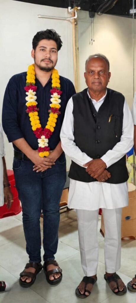 गृह मंत्रालय में सेक्शन ऑफिसर बने मेहुल जैन, विधायक वीरसिंह भूरिया ने दी बधाई 2 गृह मंत्रालय में सेक्शन ऑफिसर बने मेहुल जैन, विधायक वीरसिंह भूरिया ने दी बधाई | New India Times