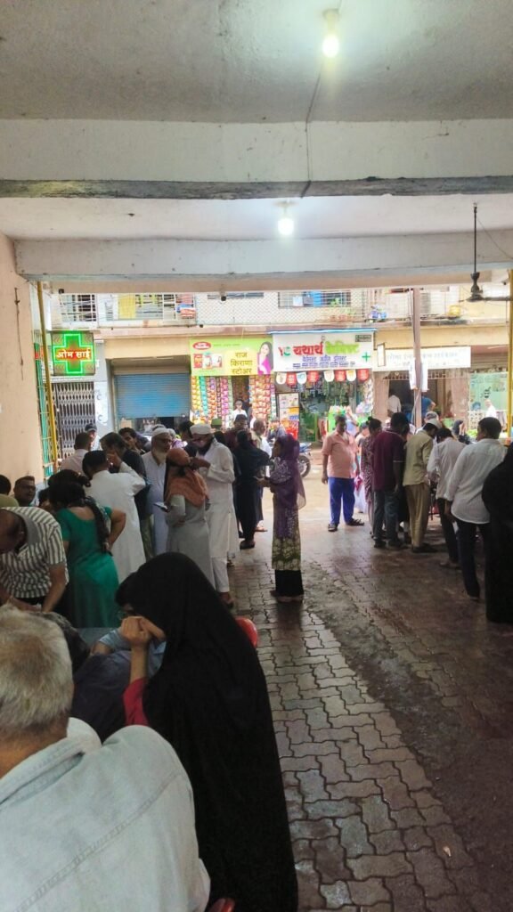SIR फॉर्म भरने के लिए नालासोपारा में लगा कैंप, बड़ी संख्या में लोगों ने कराया पंजीयन 3 SIR फॉर्म भरने के लिए नालासोपारा में लगा कैंप, बड़ी संख्या में लोगों ने कराया पंजीयन | New India Times
