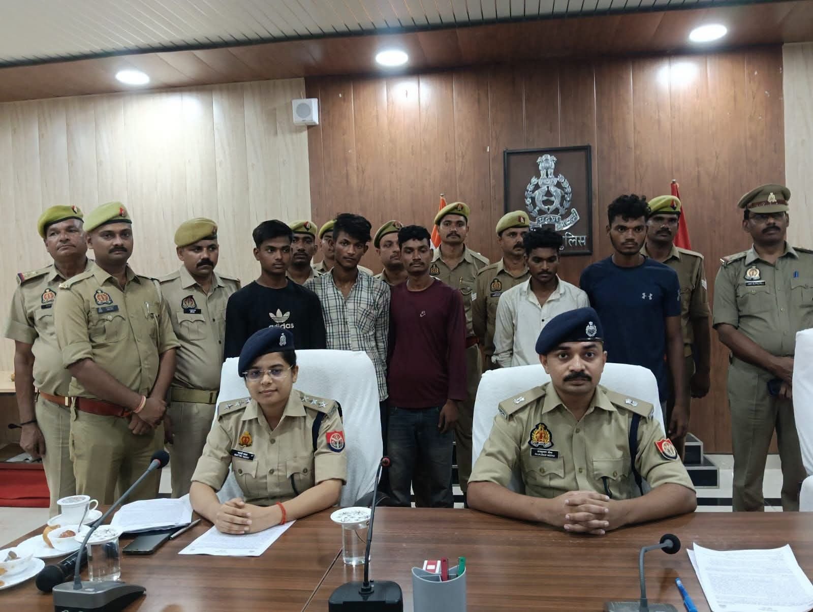 कम उम्र में बड़ा अपराध: चुनार पुलिस ने बाइक चोर गिरोह का किया पर्दाफाश, आरोपियों पर अलग- अलग थानों में 60 से ज्यादा मुकदमे हैं दर्ज 1 कम उम्र में बड़ा अपराध: चुनार पुलिस ने बाइक चोर गिरोह का किया पर्दाफाश, आरोपियों पर अलग- अलग थानों में 60 से ज्यादा मुकदमे हैं दर्ज | New India Times