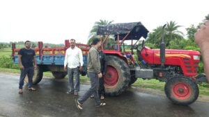 खजरी रोड पर अवैध रेत परिवहन पर कार्रवाई, ट्रैक्टर-ट्रॉली जब्त, एक फरार
