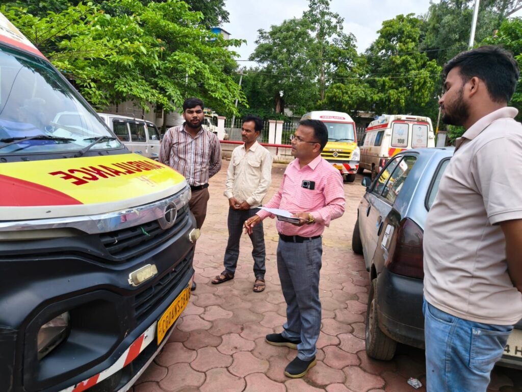 स्वास्थ्य सेवाओं में सुधार की पहल: जिला नोडल अधिकारी ने 108 एम्बुलेंसों का किया निरीक्षण 2 स्वास्थ्य सेवाओं में सुधार की पहल: जिला नोडल अधिकारी ने 108 एम्बुलेंसों का किया निरीक्षण | New India Times