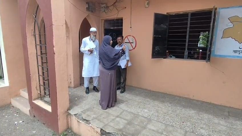 भुसावल में पीएम पोषण योजना पर फिर उठे सवाल, पुनः जांच में नहीं बना मेन्यू का भोजन; मुख्य अध्यापिका प्रथमदृष्ट्या दोषी 2 भुसावल में पीएम पोषण योजना पर फिर उठे सवाल, पुनः जांच में नहीं बना मेन्यू का भोजन; मुख्य अध्यापिका प्रथमदृष्ट्या दोषी | New India Times