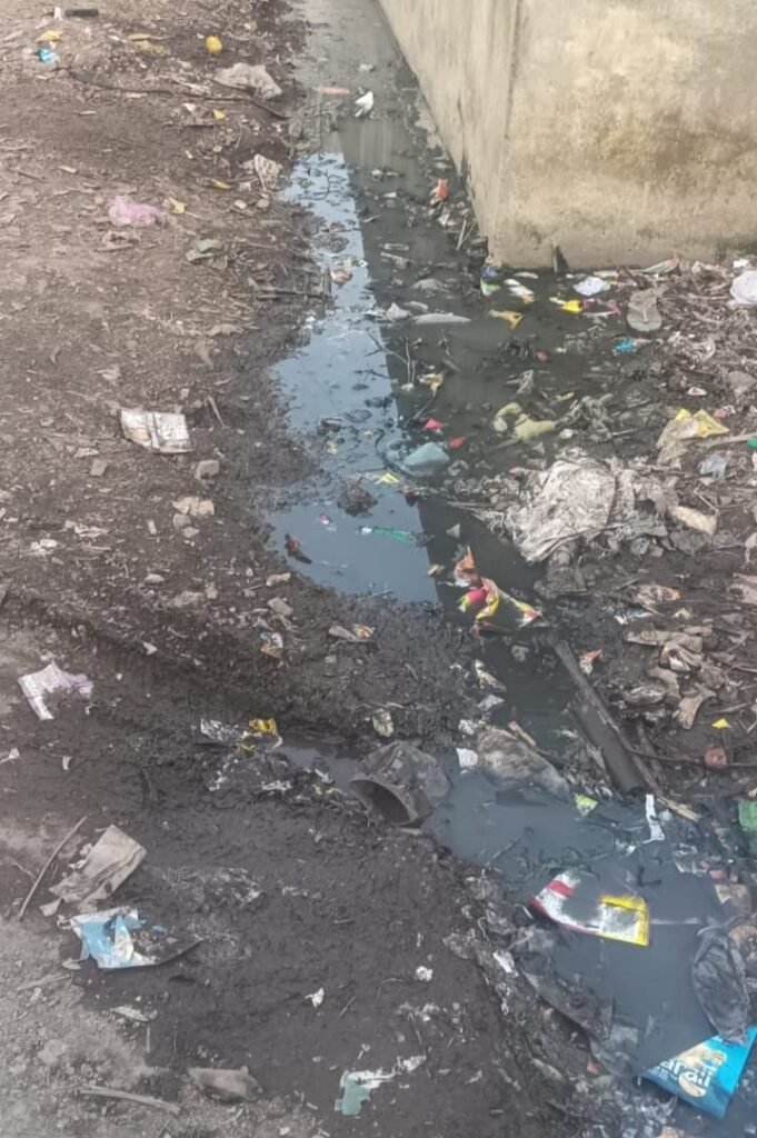 अवैध नाली से बढ़ी परेशानी, युवाओं ने नगर परिषद को दिया चेतावनी भरा निवेदन 2 अवैध नाली से बढ़ी परेशानी, युवाओं ने नगर परिषद को दिया चेतावनी भरा निवेदन | New India Times
