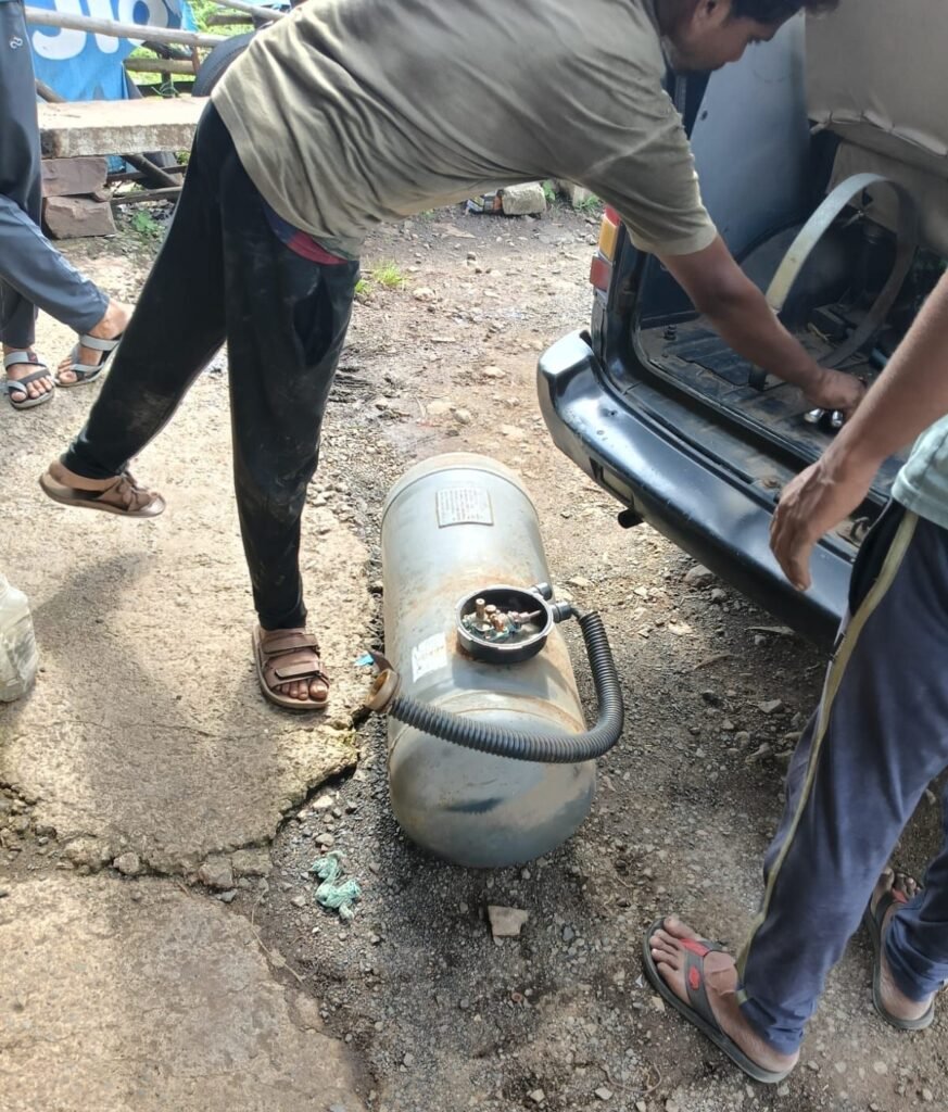 स्कूली वाहनों पर सख्त कार्रवाई: बिना फिटनेस-बीमा चल रही बस, ओमनी व टाटा मैजिक सहित 3 वाहन जब्त 3 स्कूली वाहनों पर सख्त कार्रवाई: बिना फिटनेस-बीमा चल रही बस, ओमनी व टाटा मैजिक सहित 3 वाहन जब्त | New India Times