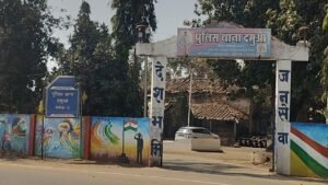 तेज रफ्तार ट्रक ने गाय को मारी टक्कर, 200 मीटर तक घसीटा; ट्रक में मिले संदिग्ध विद्युत उपकरण