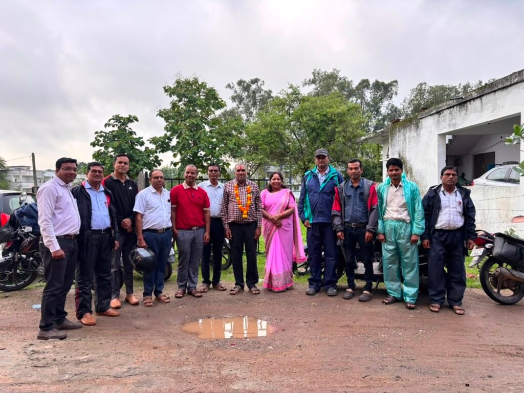 40 वर्षों की गौरवपूर्ण सेवा के बाद आलोकनंदन शर्मा सेवानिवृत्त, सम्मान समारोह में दी गई भावभीनी विदाई 2 40 वर्षों की गौरवपूर्ण सेवा के बाद आलोकनंदन शर्मा सेवानिवृत्त, सम्मान समारोह में दी गई भावभीनी विदाई | New India Times