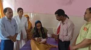विश्व स्तनपान सप्ताह पर लखीमपुर खीरी में जागरूकता अभियान, माताओं को बताए स्तनपान के अनमोल फायदे