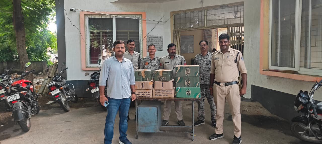 मेहगांव पुलिस की बड़ी कार्रवाई, 81.6 लीटर अवैध शराब जब्त; आरोपी मौके से फरार 1 मेहगांव पुलिस की बड़ी कार्रवाई, 81.6 लीटर अवैध शराब जब्त; आरोपी मौके से फरार | New India Times