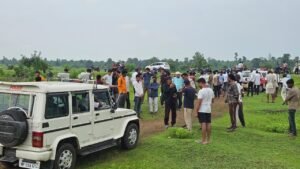घोघरा जलप्रपात में दर्दनाक हादसा: 12वीं के छात्र की डूबने से मौत, दो घंटे बाद मिला शव