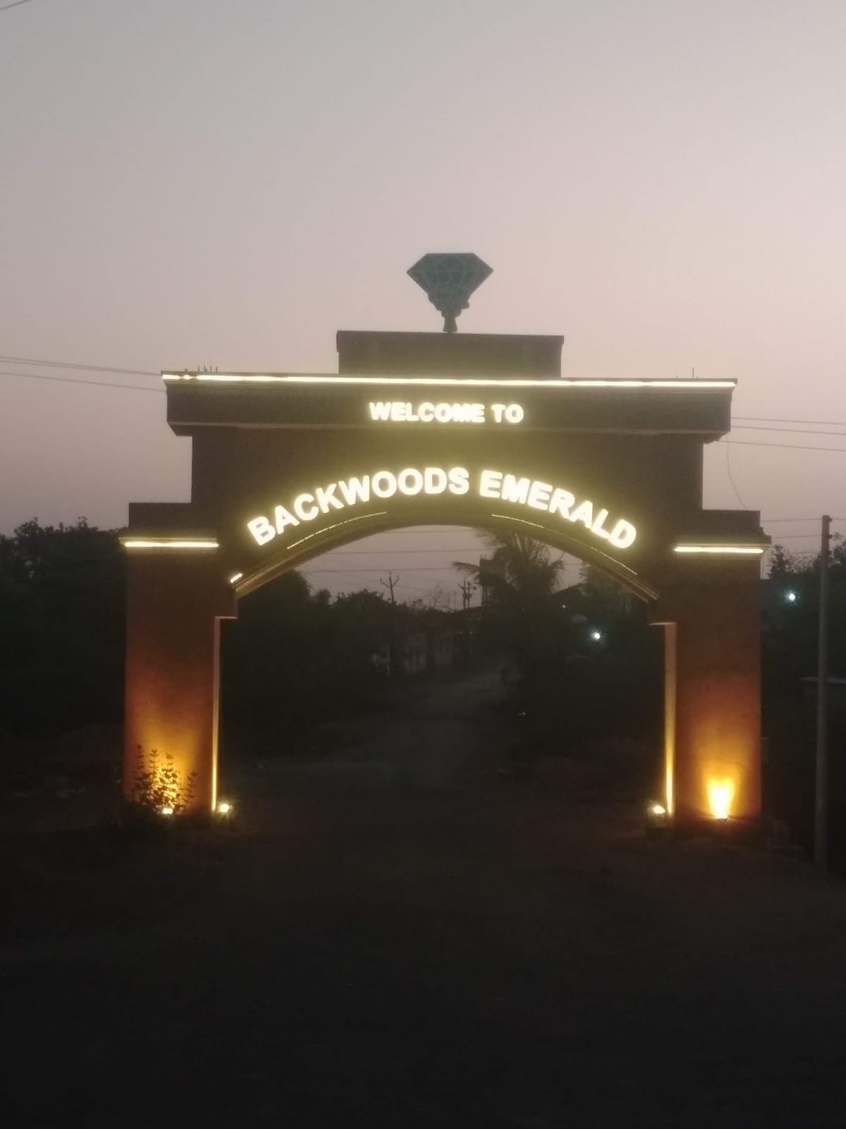 वाघूर डैम में बने बैकवुड्स एमराल्ड में करोड़ों का गबन : धुरंधर अफ़सर कुंभ के लिए रवाना 1 वाघूर डैम में बने बैकवुड्स एमराल्ड में करोड़ों का गबन : धुरंधर अफ़सर कुंभ के लिए रवाना | New India Times