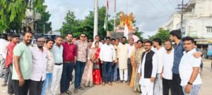 दतिया उपचुनाव में कांग्रेस की ऐतिहासिक जीत पर पांढुरना में आतिशबाजी, मिठाई बांटकर मनाया जश्न