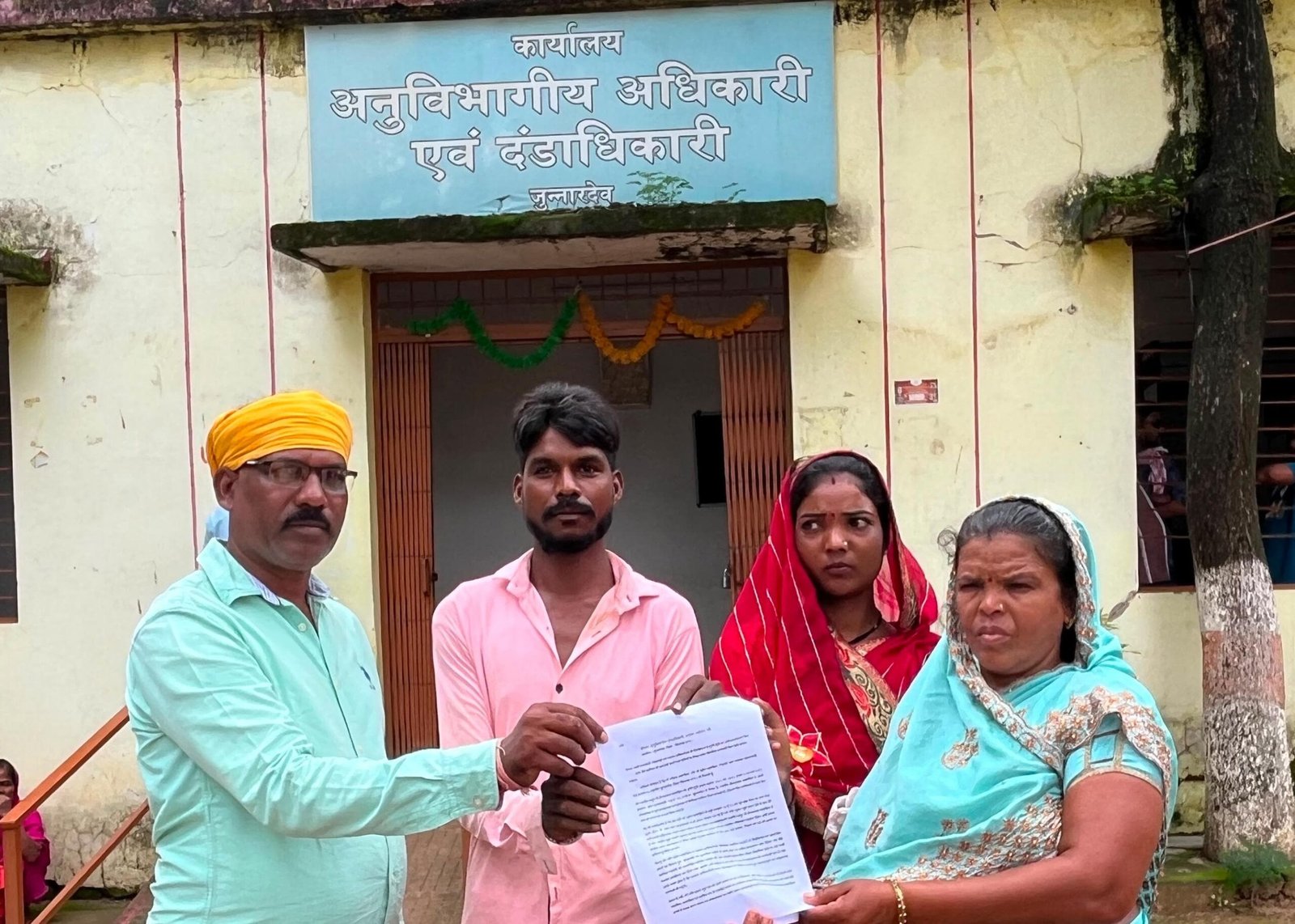 भूमि कार्य के बदले 50 हजार रुपये रिश्वत मांगने का आरोप, पटवारी के खिलाफ एसडीएम से शिकायत, निष्पक्ष जांच की मांग | New India Times