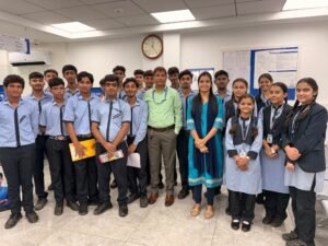 एचडीएफसी बैंक के शैक्षणिक भ्रमण से विद्यार्थियों ने सीखी बैंकिंग की बारीकियां