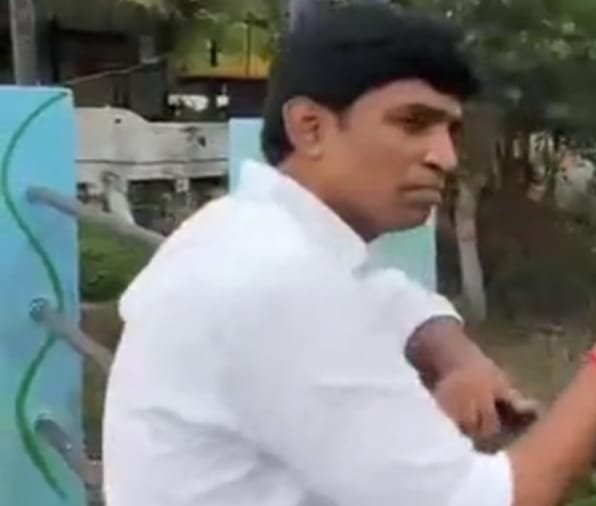 झाबुआ में जर्जर तालाब पुलिया का विधायक डॉ. विक्रांत भूरिया ने किया निरीक्षण, तत्काल मरम्मत के दिए निर्देश 3 झाबुआ में जर्जर तालाब पुलिया का विधायक डॉ. विक्रांत भूरिया ने किया निरीक्षण, तत्काल मरम्मत के दिए निर्देश | New India Times
