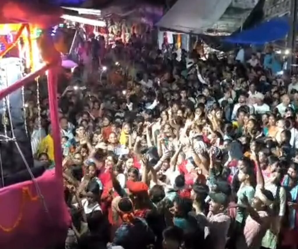 शिवमय हुआ कहलगांव: उत्तरवाहिनी गंगा से जल भर हजारों कांवड़िए बासुकीनाथ धाम के लिए रवाना 3 शिवमय हुआ कहलगांव: उत्तरवाहिनी गंगा से जल भर हजारों कांवड़िए बासुकीनाथ धाम के लिए रवाना | New India Times
