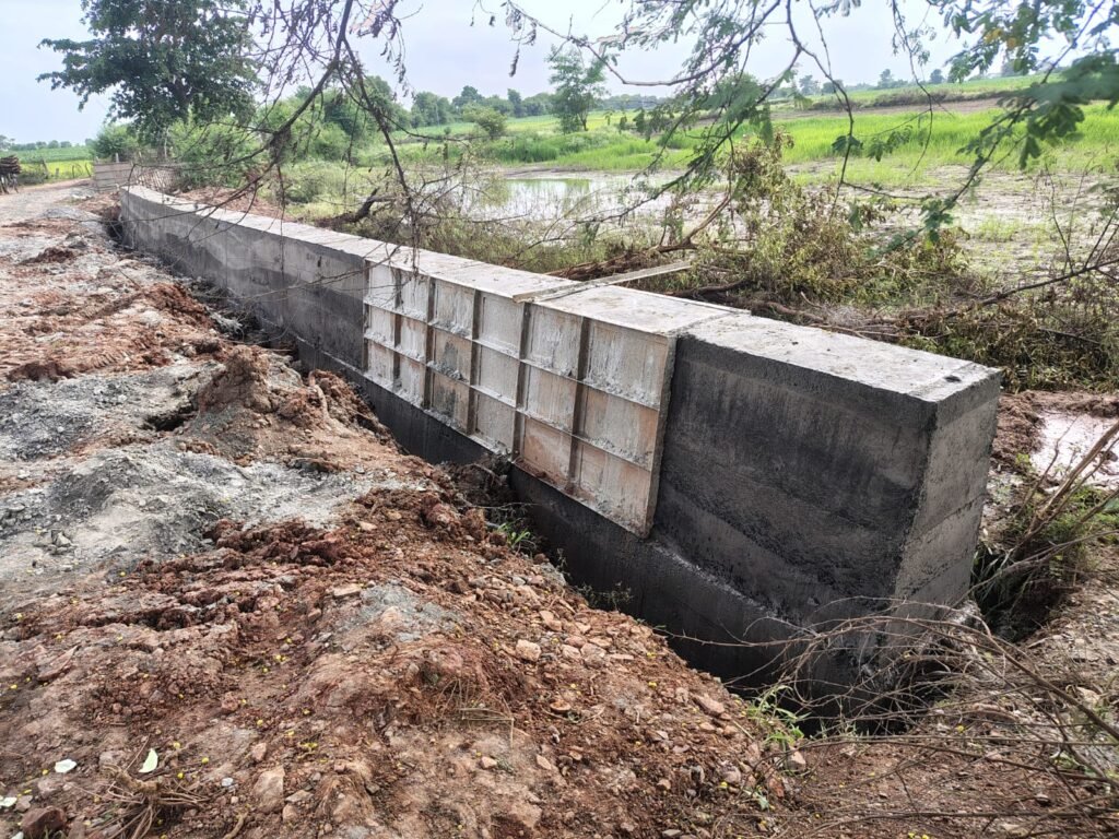 PWD की सड़क मरम्मत में घटिया सामग्री के इस्तेमाल के आरोप, अधिकारी मौन; ठेकेदार पर दोबारा गुणवत्ता से समझौता करने का आरोप 2 PWD की सड़क मरम्मत में घटिया सामग्री के इस्तेमाल के आरोप, अधिकारी मौन; ठेकेदार पर दोबारा गुणवत्ता से समझौता करने का आरोप | New India Times