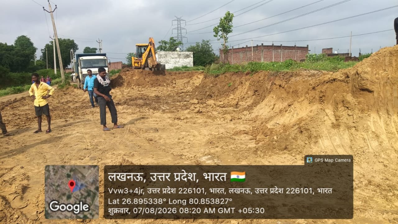 काकोरी शहीद स्मारक के हेलीपैड निर्माण में अनियमितता के आरोप, मिट्टी खनन और बिक्री को लेकर ग्रामीणों ने उठाए सवाल | New India Times