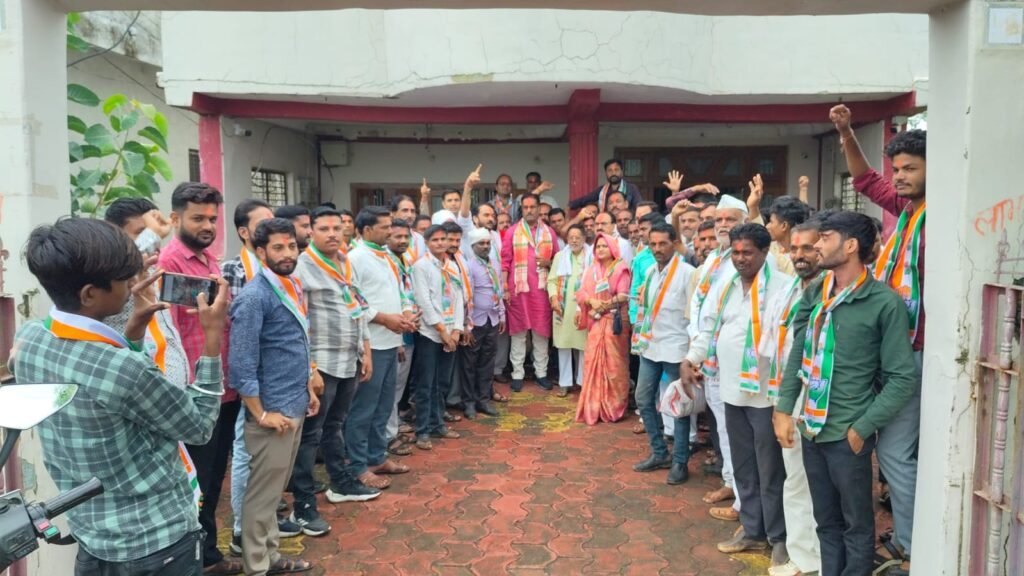 देवरी में कांग्रेस की ब्लॉक स्तरीय बैठक में दिखा कार्यकर्ताओं का उत्साह, संगठन को बूथ स्तर तक मज़बूत करने पर मंथन 2 देवरी में कांग्रेस की ब्लॉक स्तरीय बैठक में दिखा कार्यकर्ताओं का उत्साह, संगठन को बूथ स्तर तक मज़बूत करने पर मंथन | New India Times