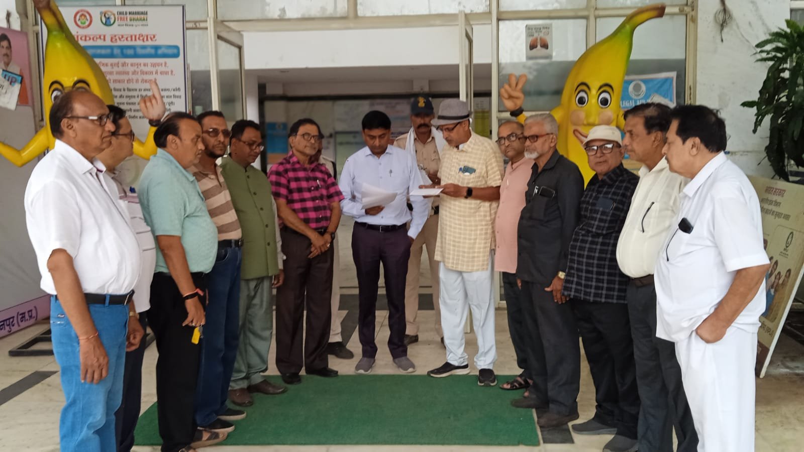शिक्षा ऋण की प्रक्रिया सरल और 15 दिन में निपटाने की मांग, पालक महासंघ ने प्रधानमंत्री के नाम सौंपा ज्ञापन 1 शिक्षा ऋण की प्रक्रिया सरल और 15 दिन में निपटाने की मांग, पालक महासंघ ने प्रधानमंत्री के नाम सौंपा ज्ञापन | New India Times
