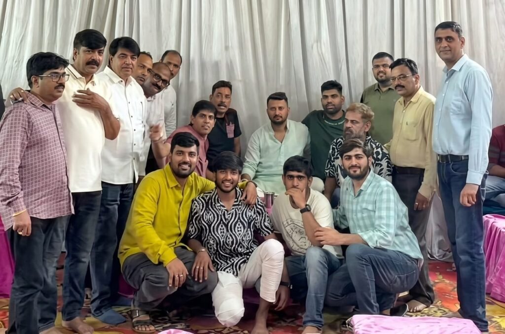 नन्दचक्र तपस्वियों के अट्ठाई तप के पारणें पर निकली जयकार यात्रा, गगनभेदी जयकारों से गूंजा थांदला 2 नन्दचक्र तपस्वियों के अट्ठाई तप के पारणें पर निकली जयकार यात्रा, गगनभेदी जयकारों से गूंजा थांदला | New India Times