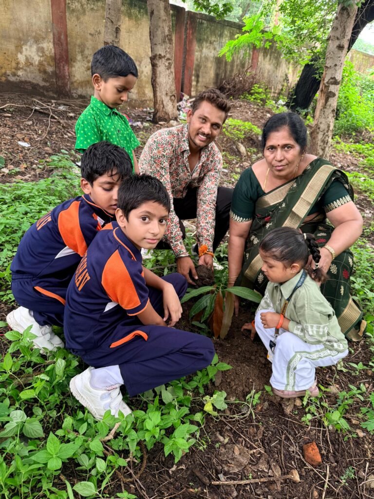 हरियाली अमावस्या पर केशव विद्यापीठ में हुआ पौधारोपण, बच्चों ने लिया पर्यावरण संरक्षण का संकल्प | New India Times