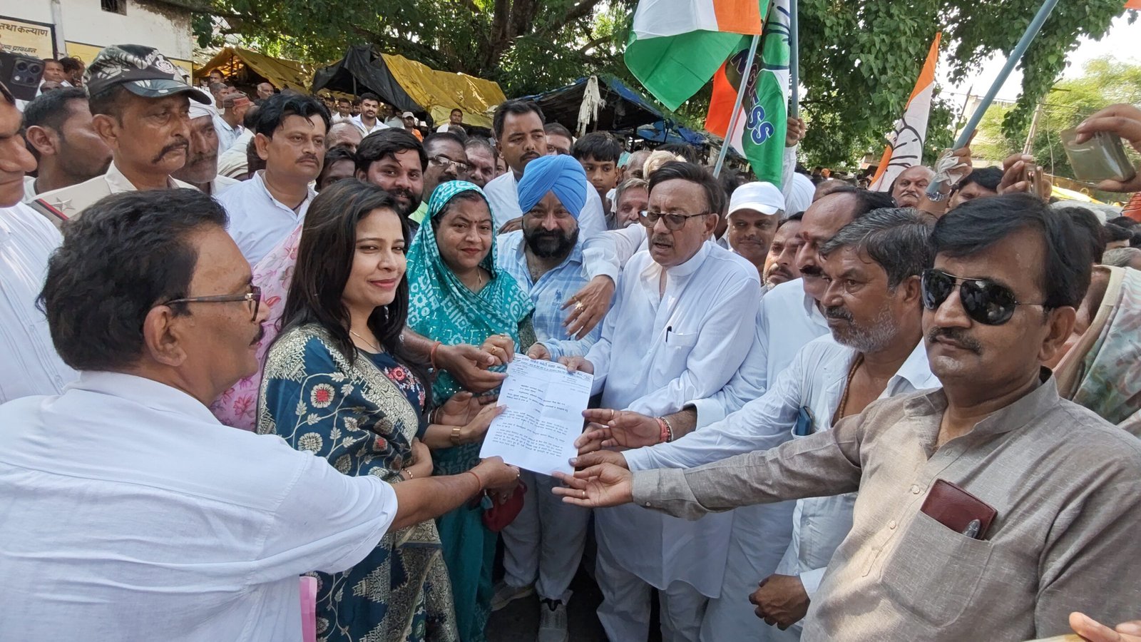 अमरपाटन में कांग्रेस का जनआक्रोश, बिजली कटौती और खाद-बीज संकट को लेकर प्रदर्शन 1 अमरपाटन में कांग्रेस का जनआक्रोश, बिजली कटौती और खाद-बीज संकट को लेकर प्रदर्शन | New India Times