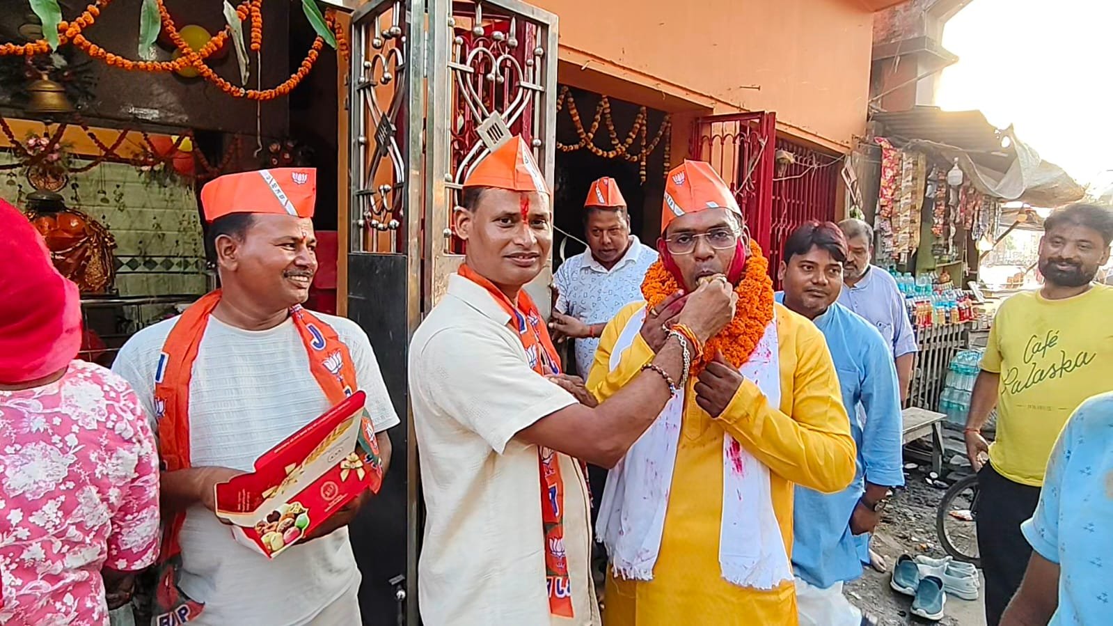 कहलगांव नगर भाजपा के नवनियुक्त अध्यक्ष ने हनुमान मंदिर में की पूजा-अर्चना 1 कहलगांव नगर भाजपा के नवनियुक्त अध्यक्ष ने हनुमान मंदिर में की पूजा-अर्चना | New India Times