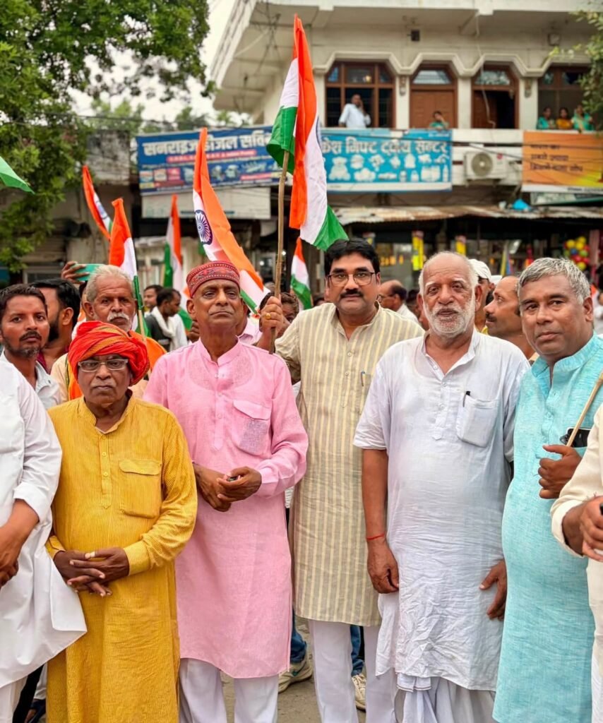 अकबरपुर में भव्य तिरंगा यात्रा, उमड़ा जनसैलाब; देशभक्ति के नारों से गूंजा शहर 3 अकबरपुर में भव्य तिरंगा यात्रा, उमड़ा जनसैलाब; देशभक्ति के नारों से गूंजा शहर | New India Times